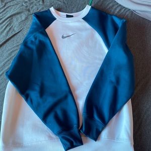 nike sweatshirt